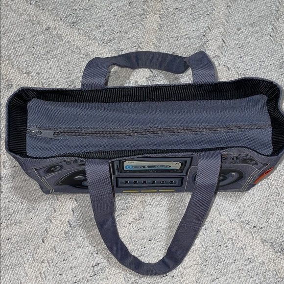 Y2K PARCEL | Loop NYC Stereo Boom Box Cassette Tape Deck Vintage Handbag - gray - Picture 4 of 10
